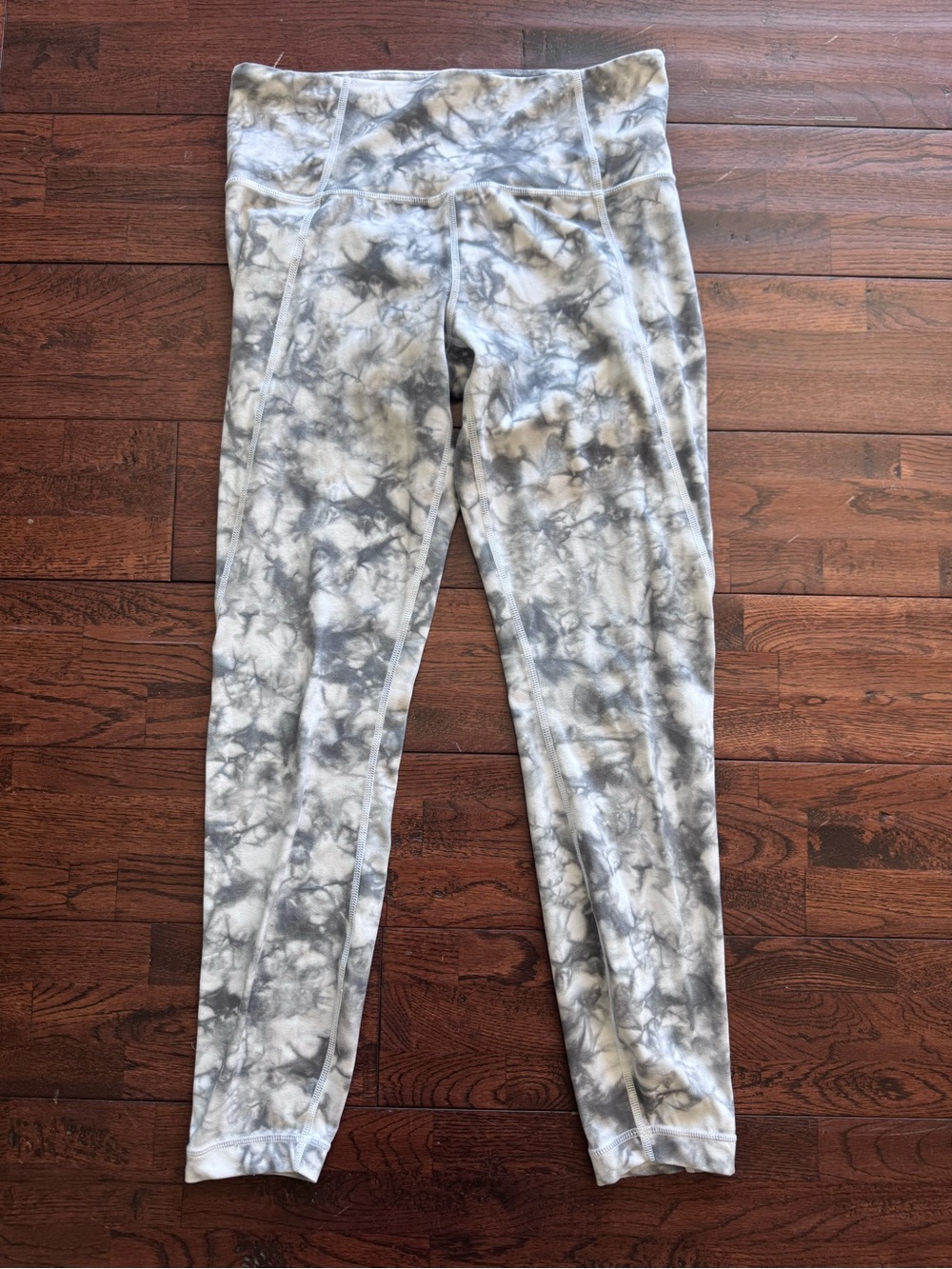 Athleta Gray and White Tie-Dye Cropped Leggings Small